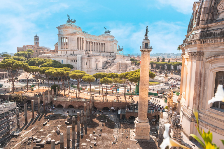 Rom: Colosseum Colosseum, Palatinkullen, Forum Romanum UpplevelseColosseum med standardtillträde och audioguide