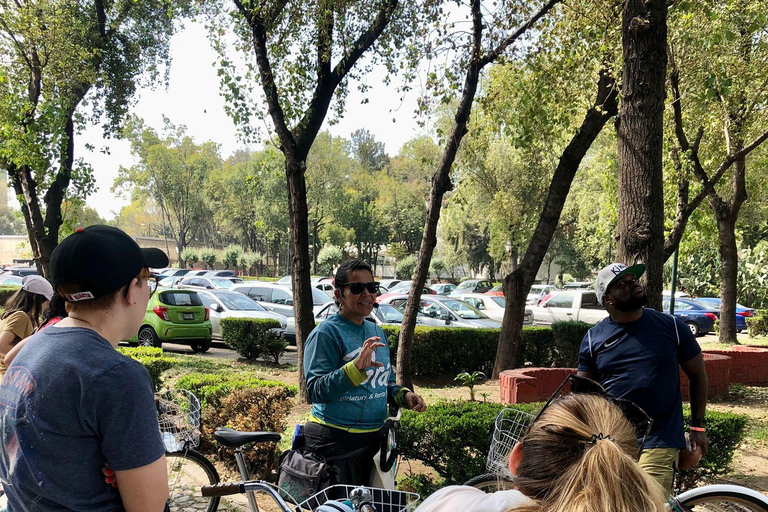 Imperial Journey Mexico City: Chapultepec & Reforma Historic Bike Experience