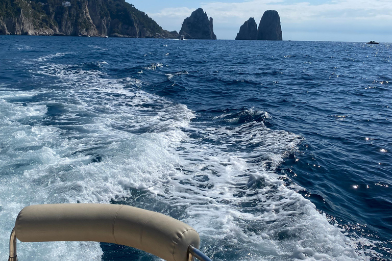 Capri: Small Group Grottoes Cruise Tour with Swim and Limoncello Capri: Small-Group Grottoes Boat Tour with Swim and Limoncello