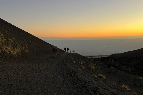 COUCHER DE SOLEIL À ETNA : VISITE GUIDÉE D'ETNA AVEC PRISE EN CHARGE DEPUIS CATANE