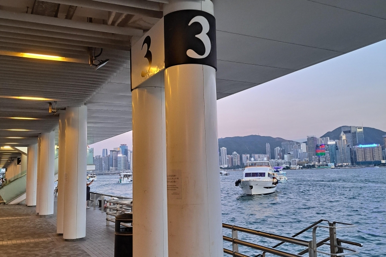 Victoria Harbour: Night Yacht Tour with Stunning Views