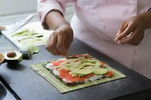 St Louis: Sushi Making Class With a Local Chef