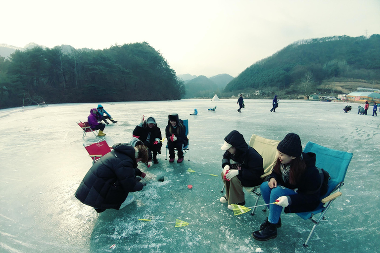 Desde Seúl: pesca en el hielo y cocina tradicional en ChuncheonDesde Seúl: pesca en hielo y cocina tradicional en Chuncheon