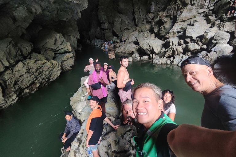 Tour di 4 giorni dell&#039;anello di Ha Giang con notte extra e pick-upTour in CABINA INDIVIDUALE DORME