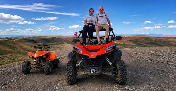 Marrakech : 1 heure de buggy dans le désert d&#39;Agafay, balade à dos de chameau et dîner-spectacle