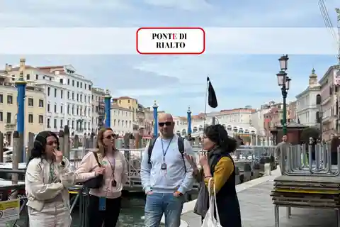 Venice: Rialto Bridge & Offbeat Unusual Venice Walking Tour