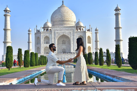 From Delhi: Overnight Agra Tour With Fatehpur Sikari By Car