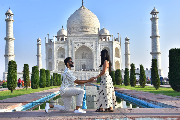 From Delhi: Overnight Agra Tour With Fatehpur Sikari By Car