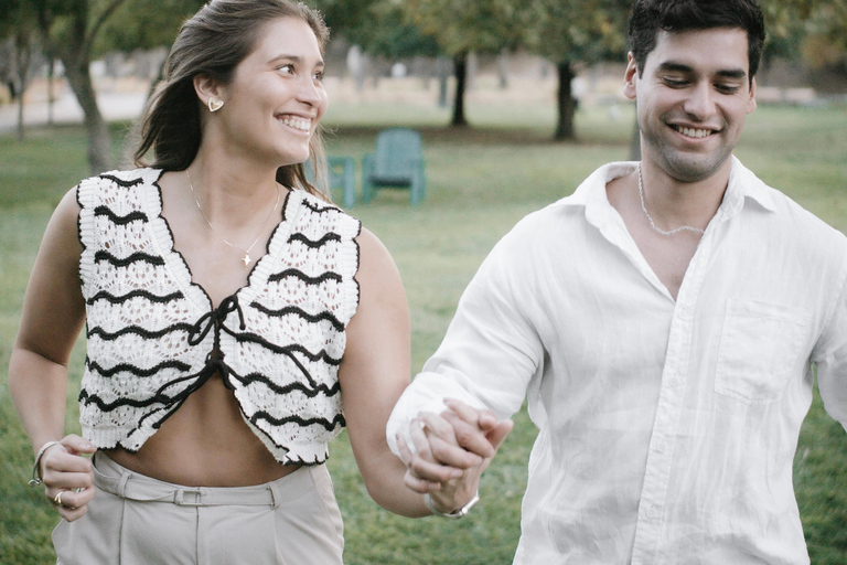 Santiago: Couple's photo shoot in the city's most beautiful park