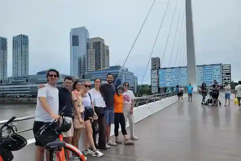 Buenos Aires: Passeio de bicicleta e barco com guia