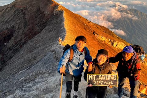 Bali: Mount Batur or Mount Agung Trekking Tour with Guide