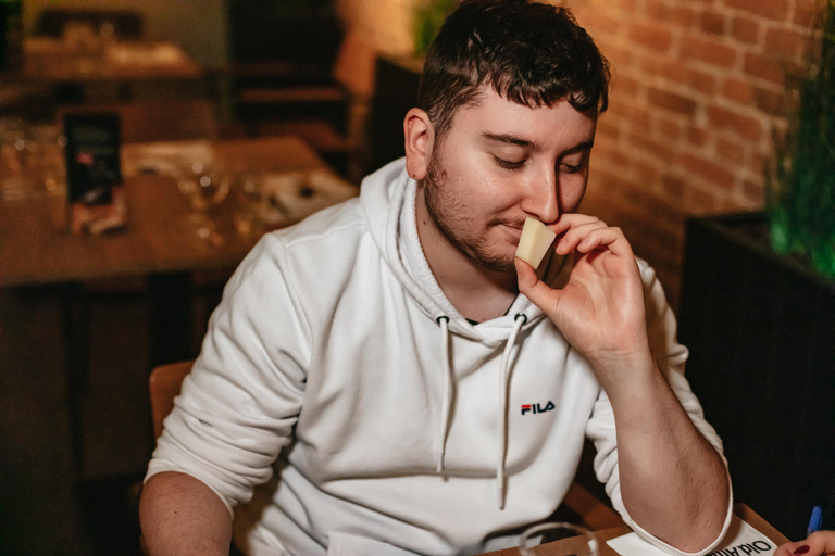 Amsterdam - en upplevelse Provsmakning av holländsk ost med vin