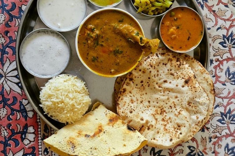 Jaipur: Home cooking class tour with lunch/dinner.Jaipur cooking class tour.