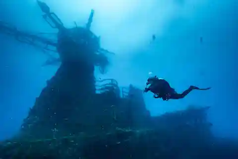 Busselton / Dunsborough : Inmersión en el pecio HMAS Swan