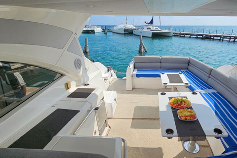 Cancun: Luxury Sunseeker 50 Yacht Charter to Isla Mujeres