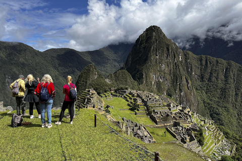 Cusco: 3-Day Luxury Machu Picchu Tour with Train Tickets