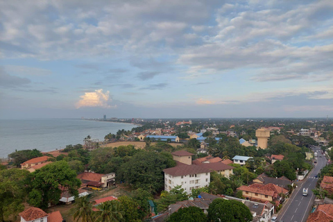 Negombo: Guided Walking Tour & Complimentary Accomodation