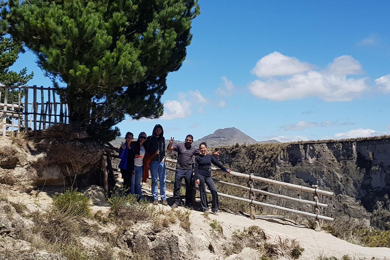 Från Quito: Quilotoa heldagstur inklusive lunch och biljettPrivat rundtur