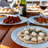D'Olbia, tournée à Tavolara avec déjeuner, plages et apéritif - Housity