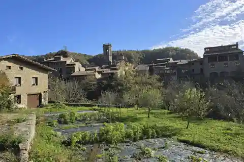Barcelona: Tour Besalu, Rupit and Vic