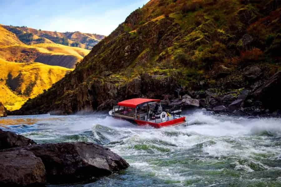 White Bird: Jetboot-Tour im Hells Canyon mit Mittagessen. Foto: GetYourGuide White Bird: Jetboot-Tour im Hells Canyon mit Mittagessen. Foto: GetYourGuide