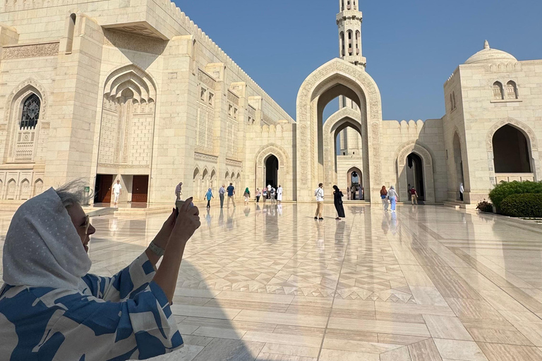 Understanding Oman – Cultural city tour in German in Muscat.