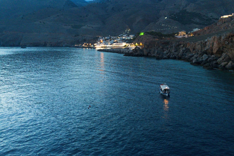 Sfakia: Barracuda fishing at sunset with a professional fisherman Sfakia: Sunset barracuda fishing with a professional fisherman