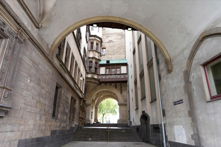 Duisburg: Walking Tour with a Local 120 min - Private Tour