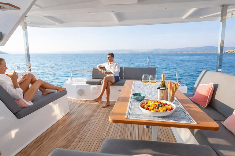 Gouves: Dia Island Catamaran Cruise with Swimming&Snorkeling