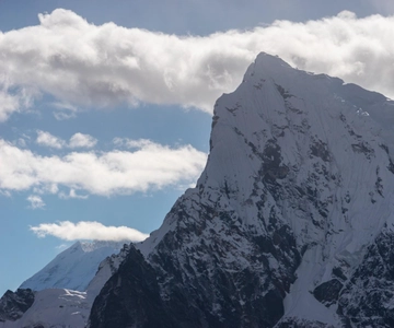 Lukla: Cholatse Peak Climb