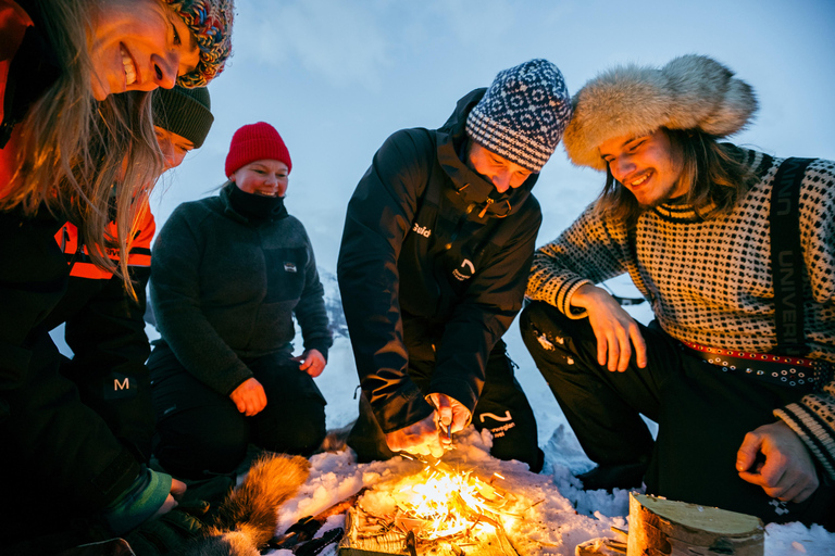 Vanuit Tromsø: Sneeuwschoenwandelen overdag &amp; Sneeuwparkbezoek