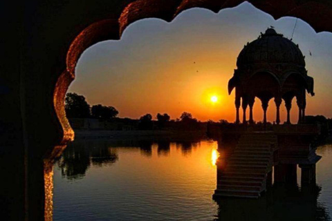 Delhi by Night: Private 3-Hour Luxury Car Tour Tour with a Guide Service Only