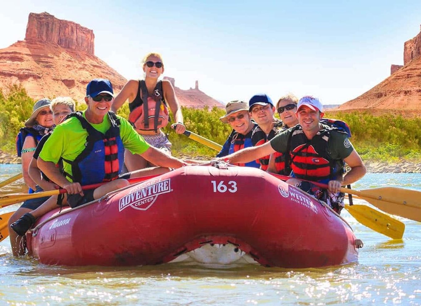 Moab: Rafting på Colorado River midt på dagen med BBQ-frokost