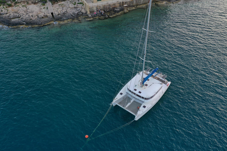 Malta: Catamaran La Zingara privé dagcharters huren