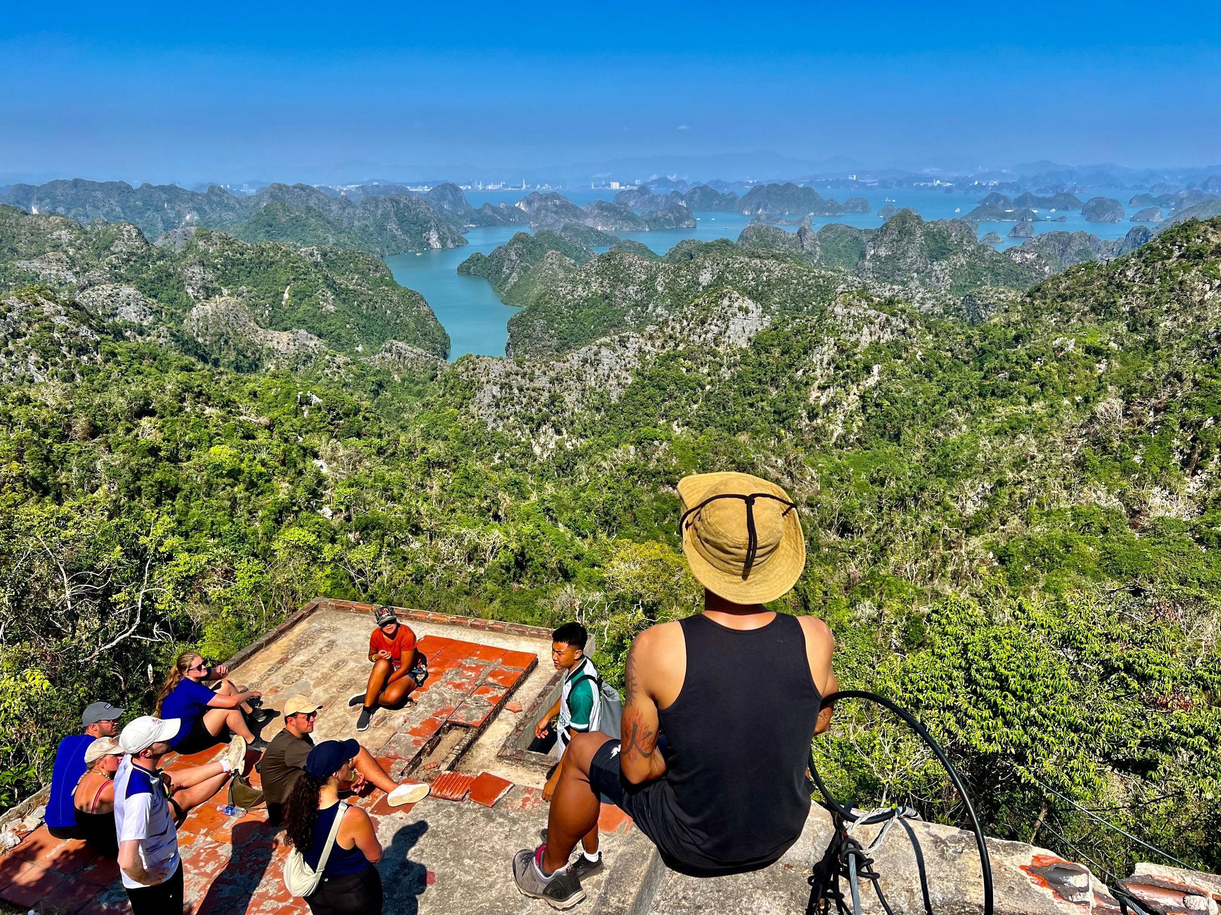 Cat Ba: Lan-Ha-Bucht, Viet Hai, Navy Peak & Affeninsel