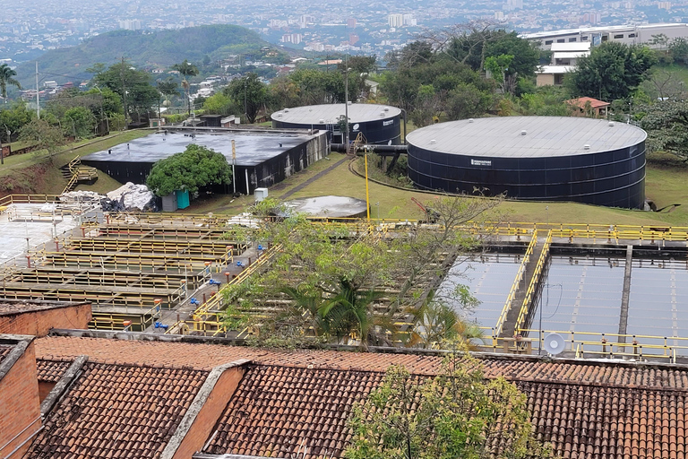 Cali: Guided tour of the La Reforma drinking water treatment plant Cali: Guided tour of a drinking water treatment plant