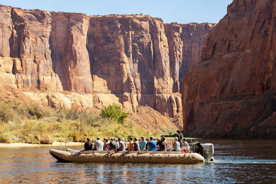 Page: Horseshoe Bend Colorado River Halbtägiger Raftingausflug. Foto: GetYourGuide