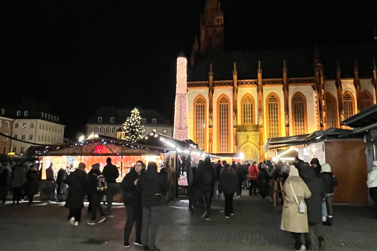 Enjoyable Advent tour: champagne, cookies & mulled wine in Würzburg Advent tour: Sparkling wine, cookies, mulled wine, and stories (German)