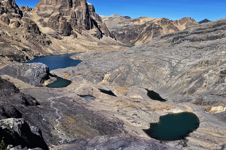 From Huaraz: 8-Day VIP Huayhuash Expedition with Tour Guide and Gourmet Menu