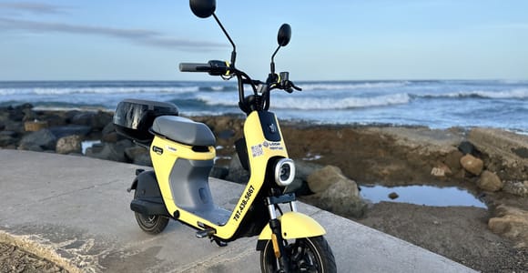 Old San Juan: Electric Moped Tour with Piña Colada