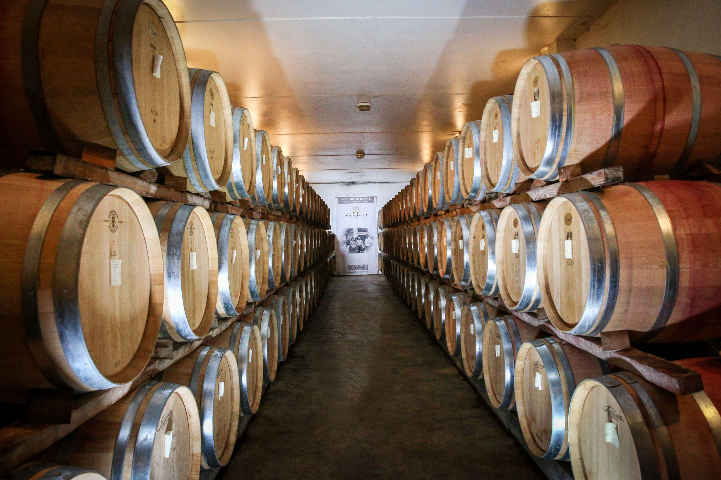 Châteauneuf du Pape: Sinnliches Weinabenteuer mit Spiel & Gourmet-Mahlzeit