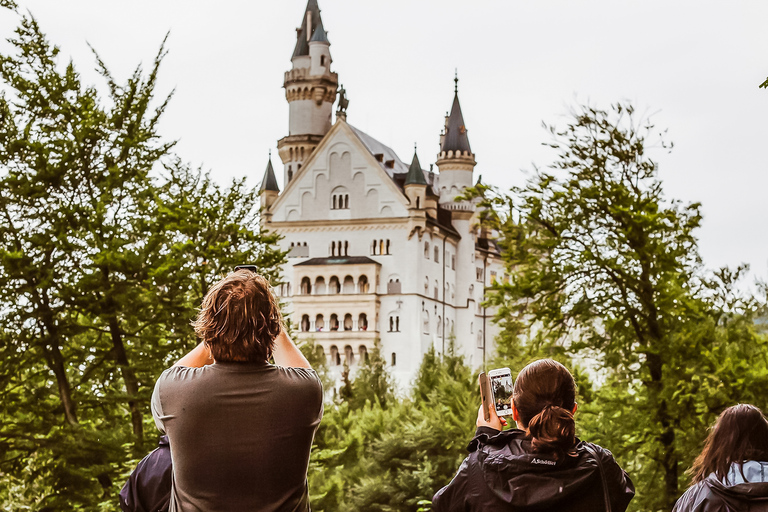 From Munich: Neuschwanstein Castle Full-Day Trip From Munich: Neuschwanstein Castle Full-Day Trip in English