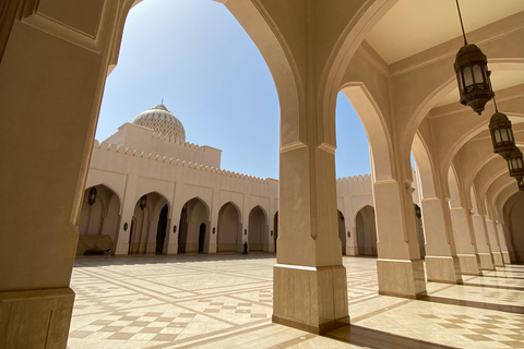 Salalah City Tour: Mosque, Al Gharif Project and Royal Farm
