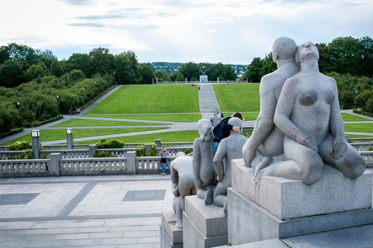 Oslo: Spanish Tour of Oslo and Vigeland Park