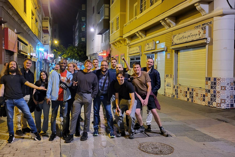 Las Palmas: Social Walking Tour with Local Insights & Coffee