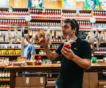 Lyon: Vieux Lyon Food Tasting Walking Tour