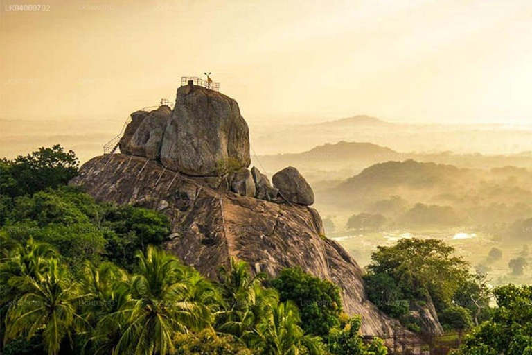 From Negombo To Anuradhapura Transfer with Sightseeing Stops