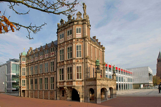 Arnhem: Guided Walking Tour with Local Guide