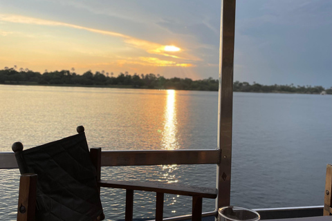 Cataratas Victoria: Descenso de rápidos por el Zambeze y crucero al atardecerBalsaSSC