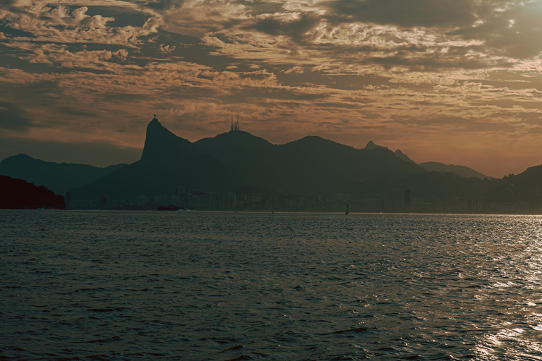 Rio de Janeiro: inoubliable tour en bateau au coucher du soleil